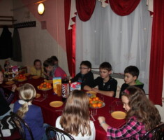 spotkanie-oplatkowe-dzieci-z-grup-parafialnych-23.12.2012-3